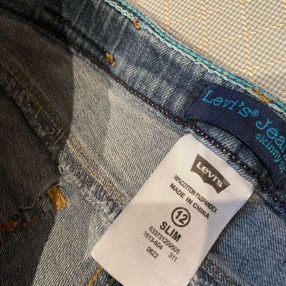 Levis Skinny Fit Jeans - Picture 9 of 9